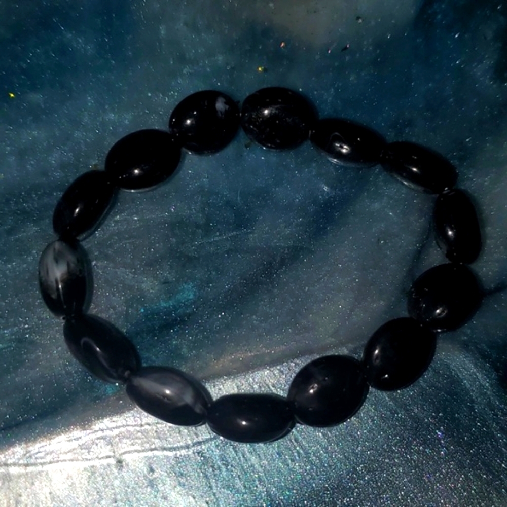 ⚡️❤️‍🔥 Black oval beaded stretchy bracelet